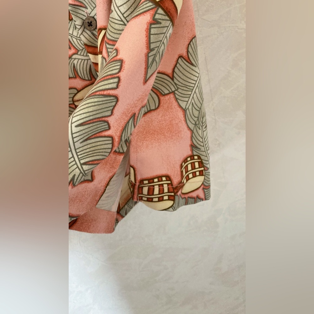 Tommy Bahama silk shirt - Picture 5 of 8
